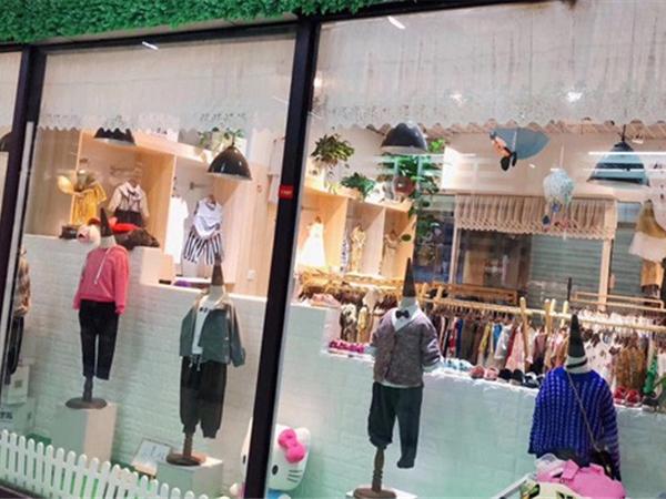 童优会童装店铺展示