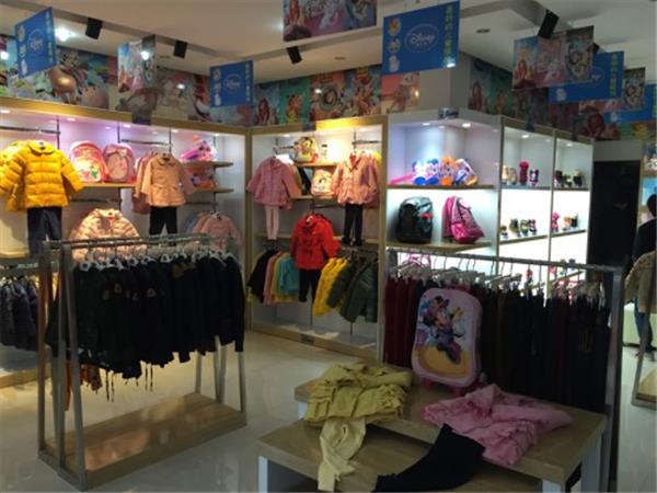 狮子王童装店铺展示