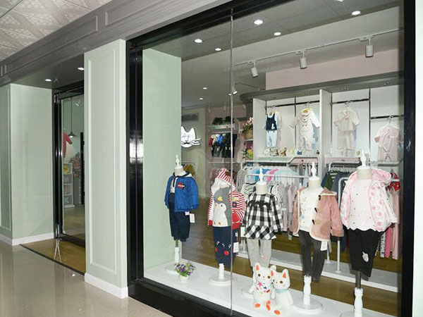 卡特思童装店铺展示