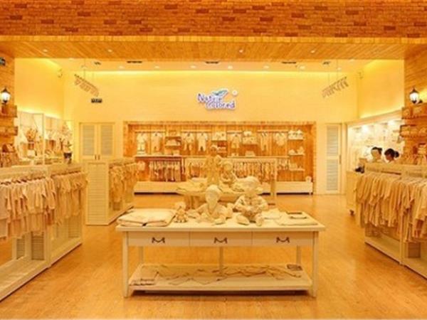本色棉童装店铺展示