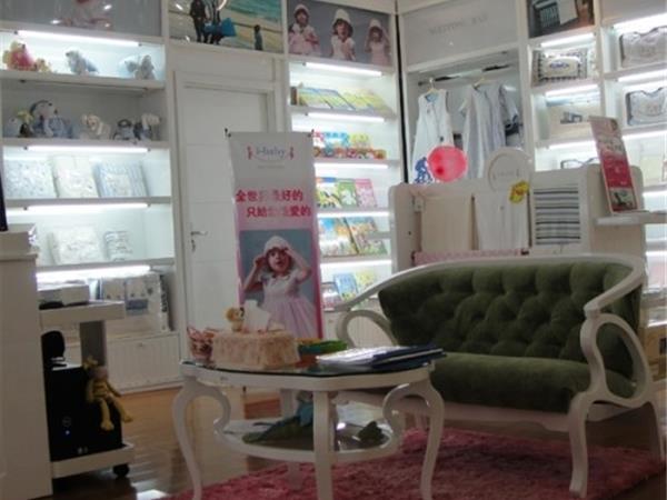 i baby童装店铺展示