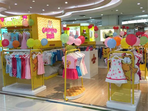 加菲猫童装店铺展示