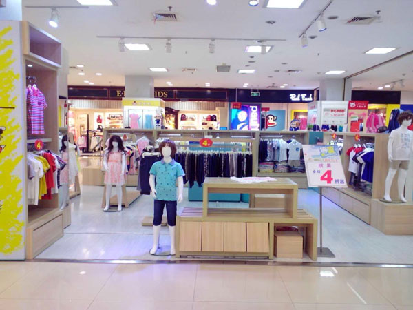 缤果童装店铺展示