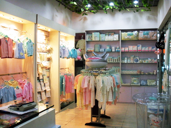 母婴坊童装店铺展示