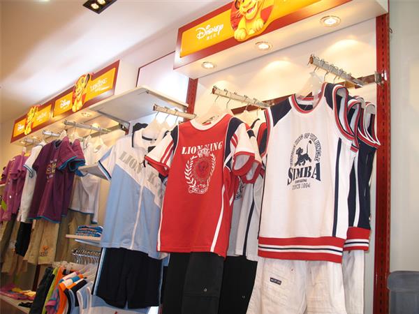 狮子王童装店铺展示