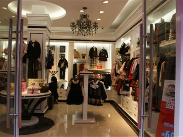 维罗瓦伊洛童装店铺展示