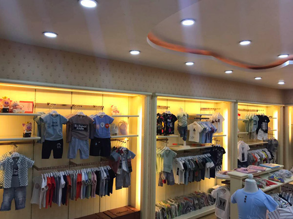 班瑞拉童装店铺展示