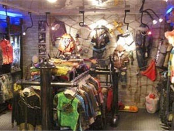 超级顽童童装店铺展示