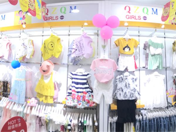 七仔七妹童装店铺展示