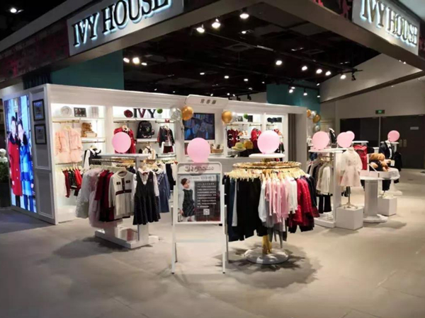 常春藤童装店铺展示