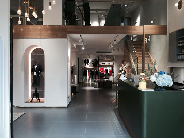 瑞比克童装店铺展示