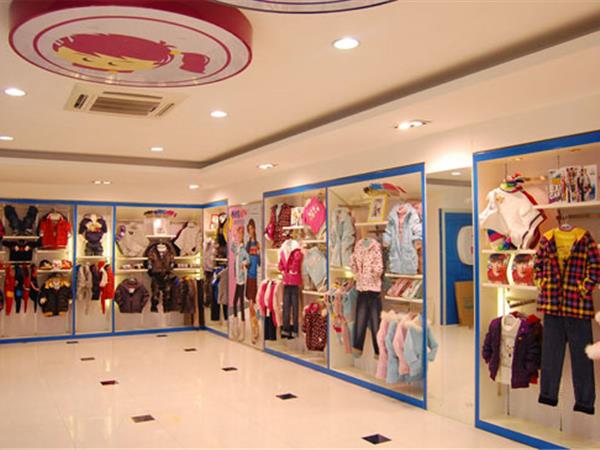 鎏恒色童装店铺展示