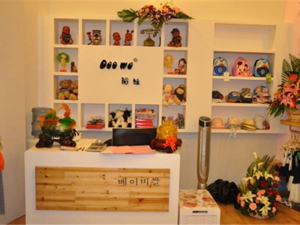 稻娃童装店铺展示