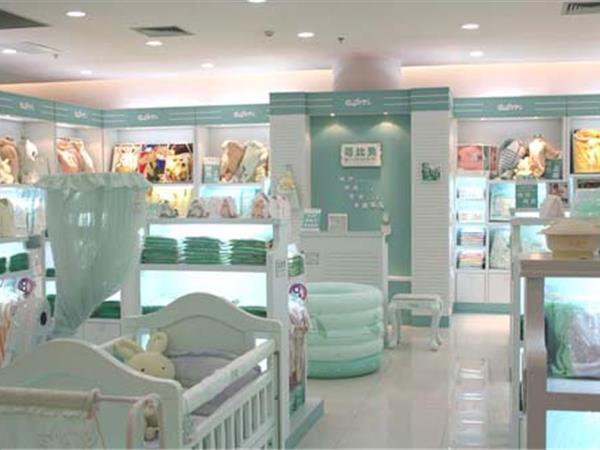 哥比兔童装店铺展示