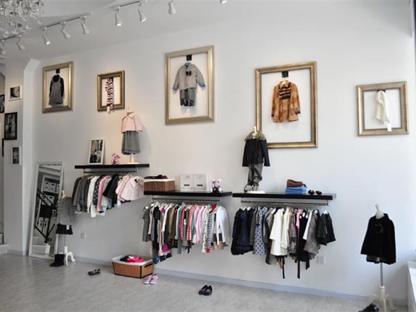 威格璐丝童装店铺展示