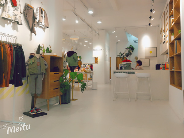 蒂萨纳童装店铺展示