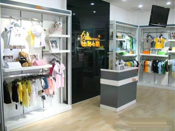 比利小鸡童装店铺展示