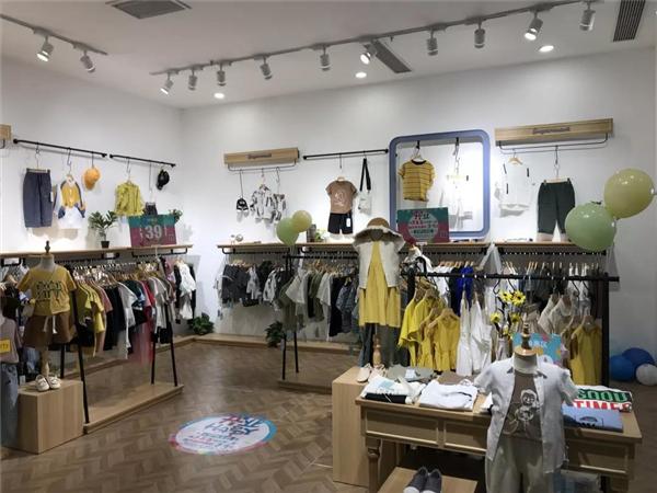 苏格马可童装店铺展示