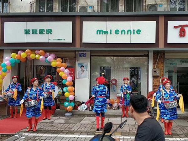 妹妹恩倪童装店铺展示
