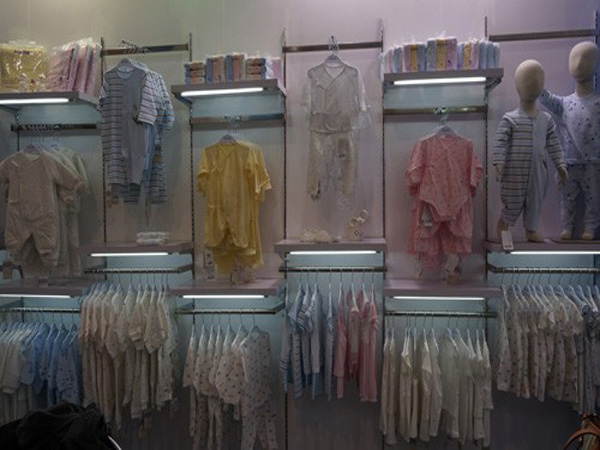 象比家族童装店铺展示