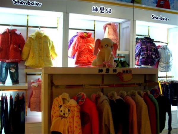 绅贝儿童装店铺展示