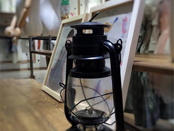 哈罗·俏童装店铺展示