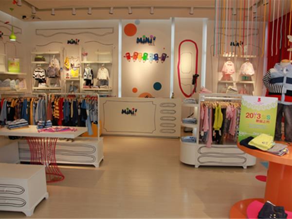 迷你铅笔童装店铺展示