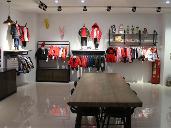 玛宝乐童装店铺展示