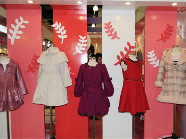 奈丝菲尔童装店铺展示
