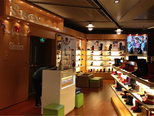 斯乃纳童装店铺展示