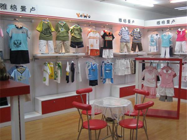 雅格曼卢童装店铺展示