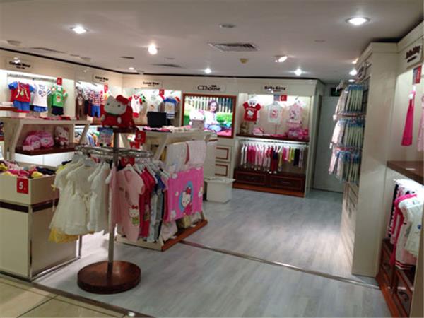 HELLO KITTY童装店铺展示