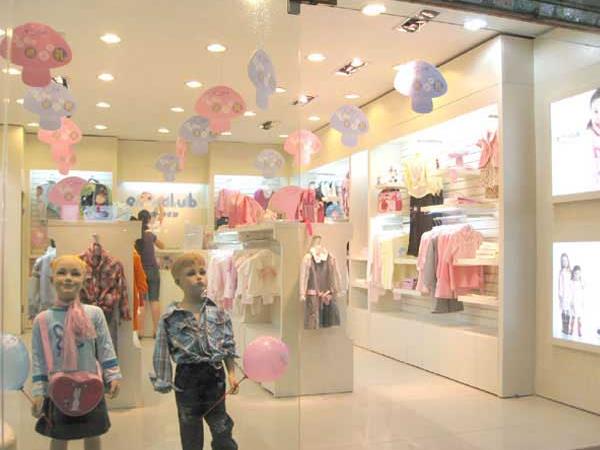 衣童俱乐部童装店铺展示