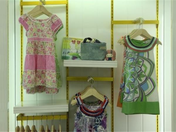 宝贝丫榜样童装店铺展示