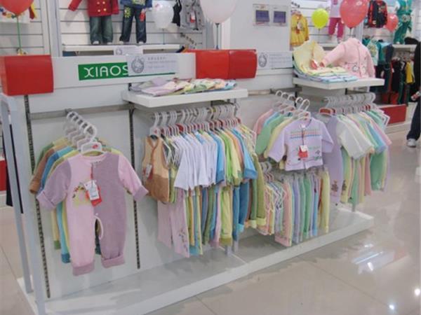 小石头童装店铺展示