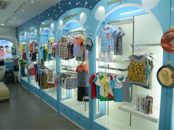 贝乐鼠童装店铺展示