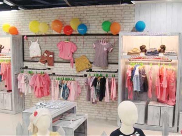 欣琪儿童装店铺展示