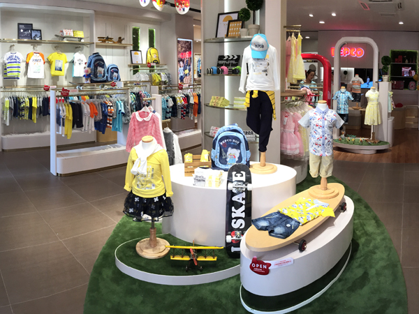小猪班纳童装店铺展示