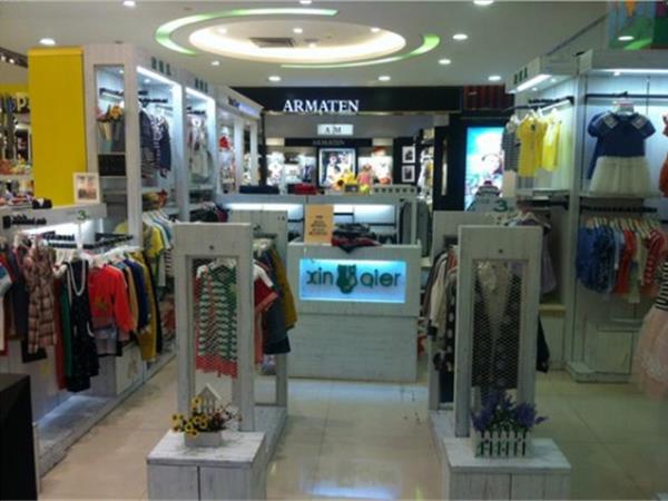 欣琪儿童装店铺展示