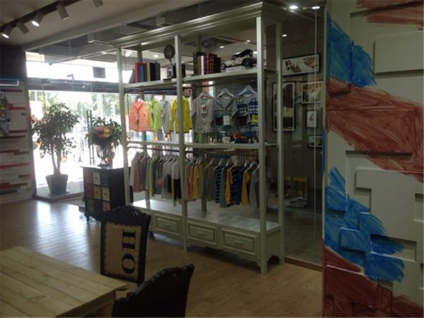 兔子杰罗童装店铺展示