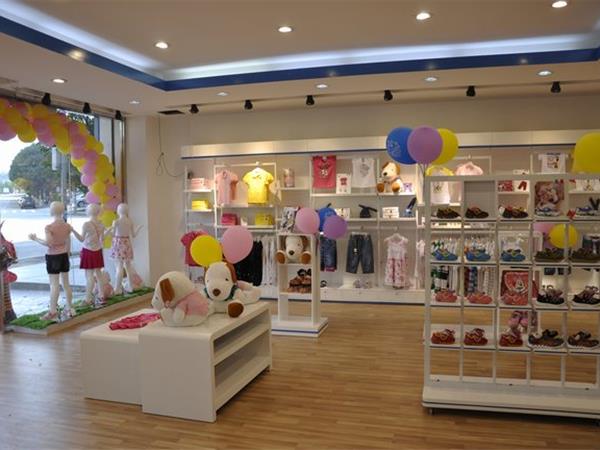乖乖狗童装店铺展示