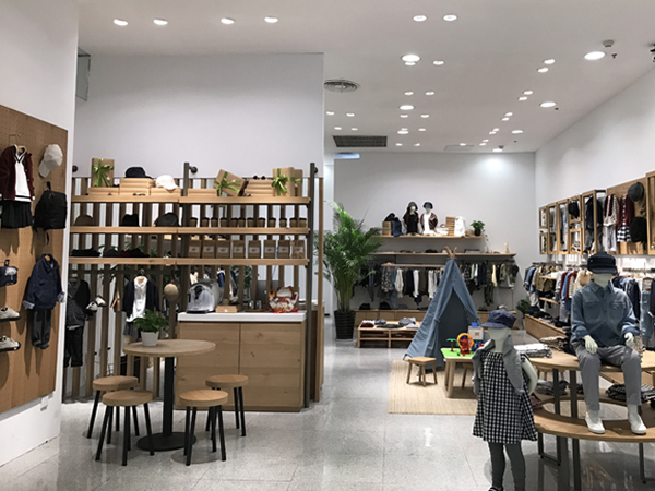 卉川屋童装店铺展示