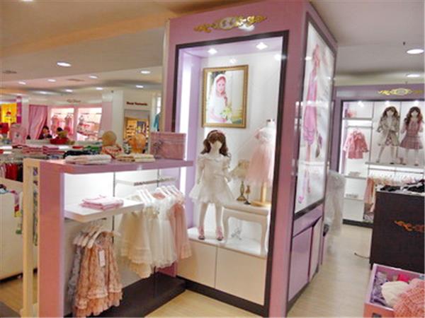 爱儿斯童装店铺展示