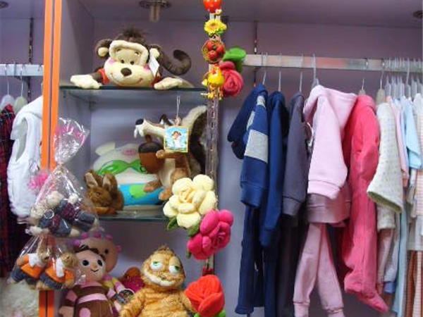 贝蕾尔童装店铺展示