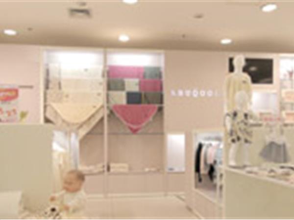 爱布谷童装店铺展示