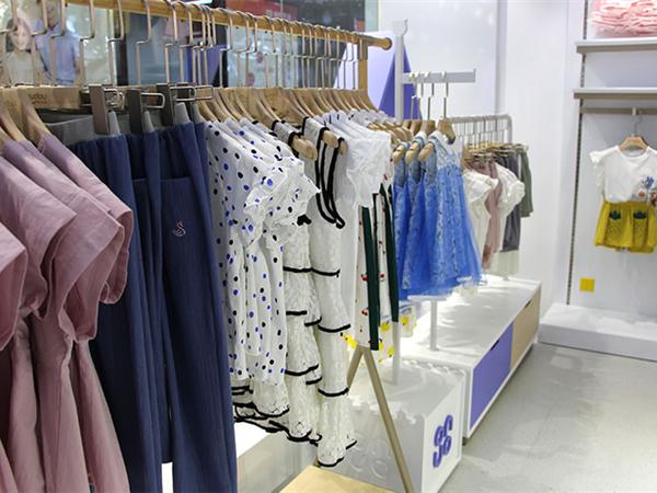 欧布豆童装店铺展示
