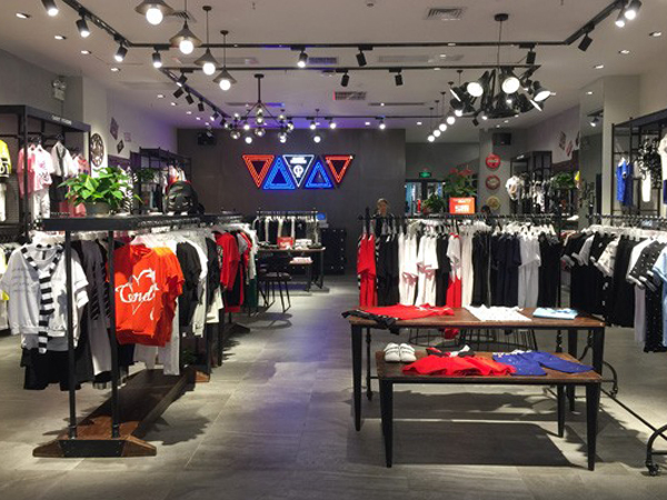 糖果布丁童装店铺展示