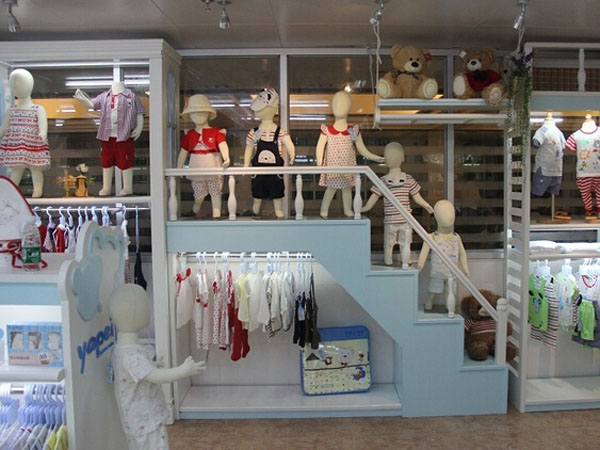 雅培童装店铺展示