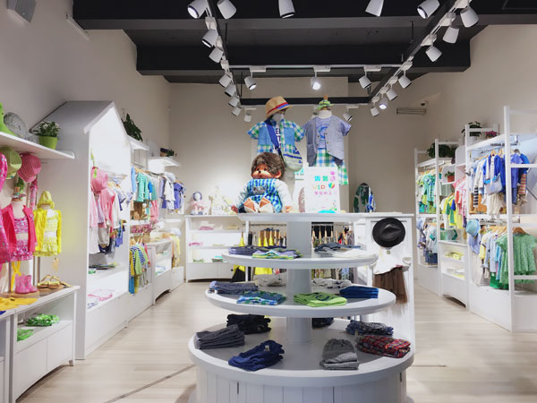 爱佳乐童装店铺展示