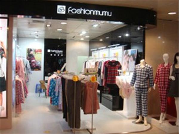 芳馨妈咪童装店铺展示